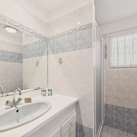 Jardin Et Veranda - Maison 4 Adultes 2 Enfants