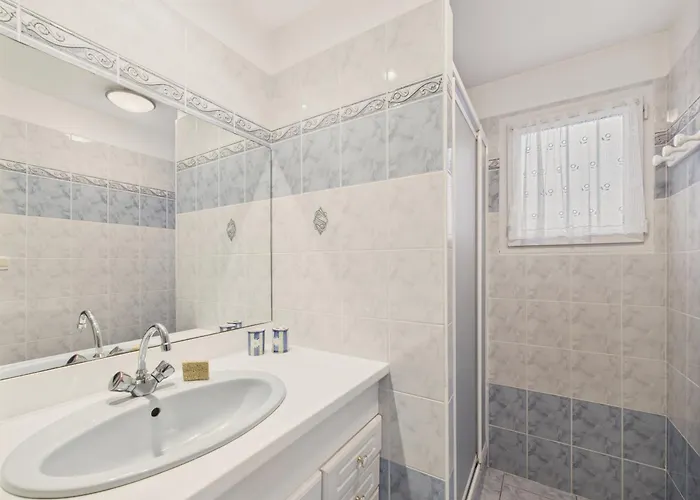 Jardin Et Veranda - Maison 4 Adultes 2 Enfants