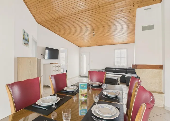 Holiday home Jardin Et Veranda - Maison 4 Adultes 2 Enfants